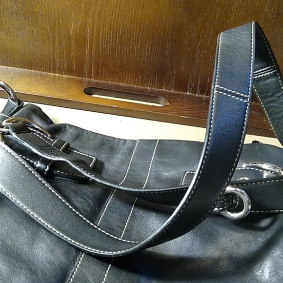 Coach - Picture 3 of 9